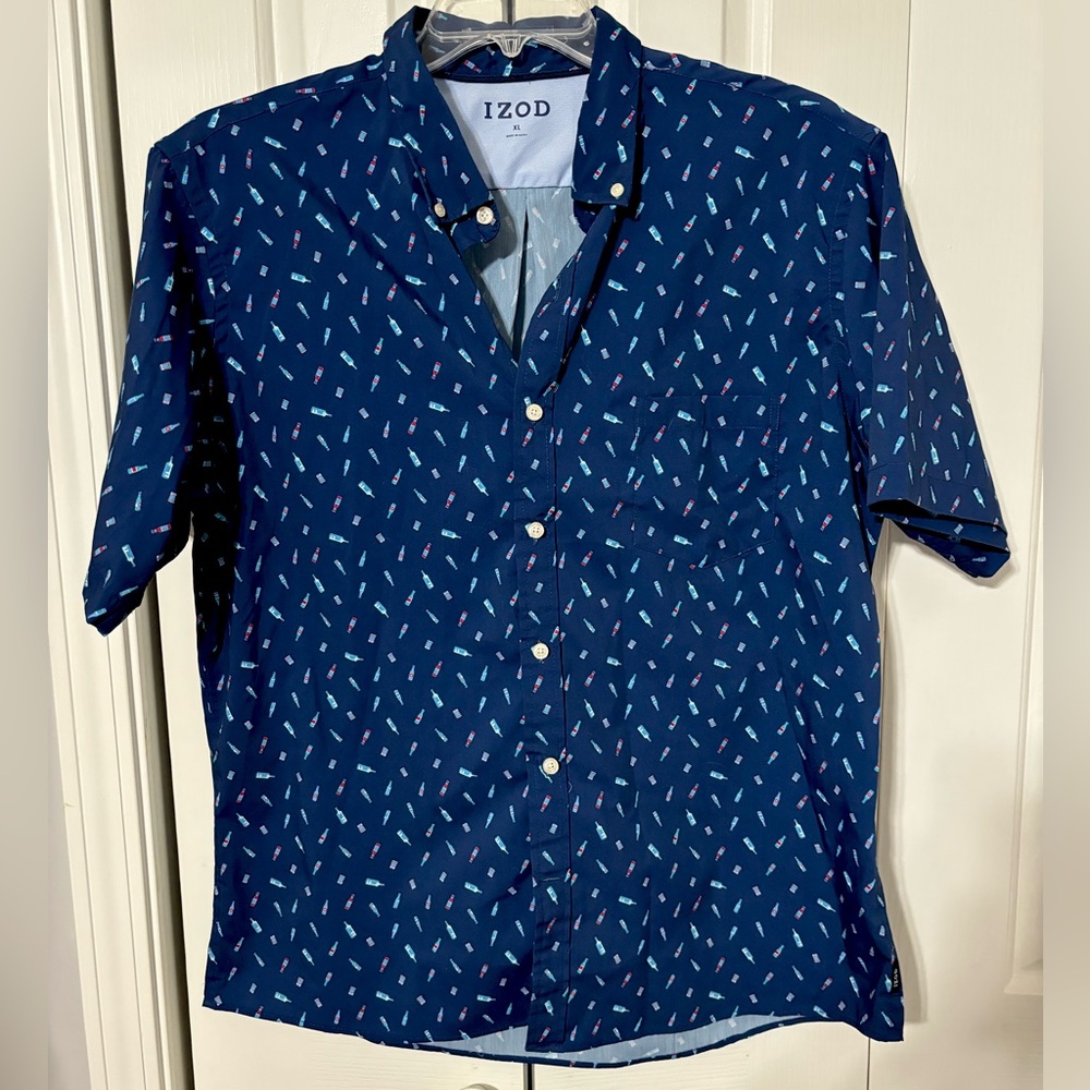 Men’s XL IZOD button up with mini bottles